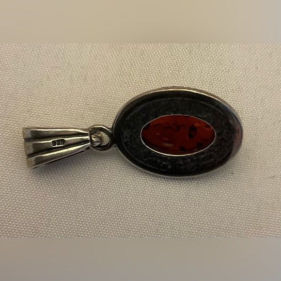 Beautiful Amber and Sterling Silver Pendant - Picture 2 of 3